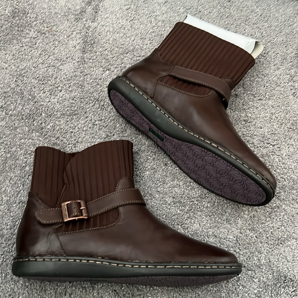 Eastland Adalyn Memory Foam bootie size 8.5